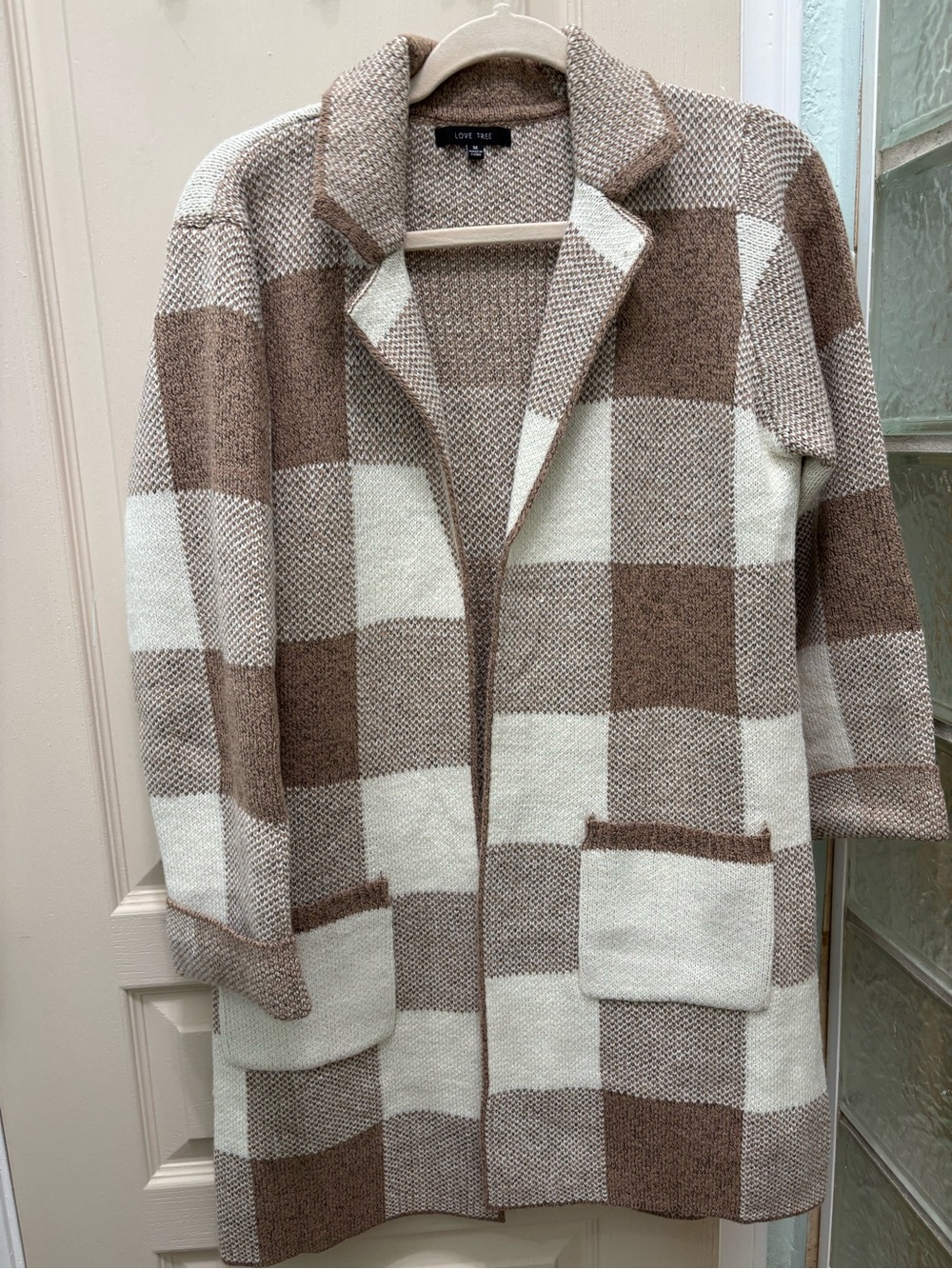 Love Tree Brown & Cream Checked Sweater-Gan size medium